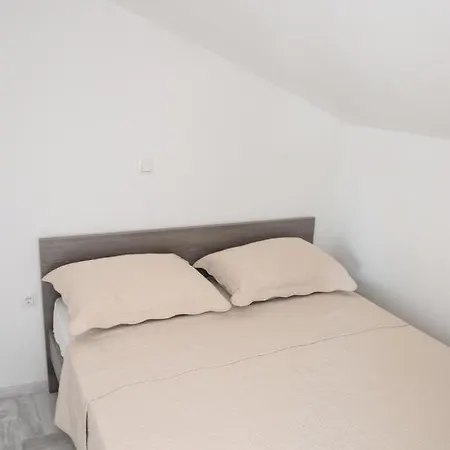 Apartament Apartment In Razanac With Balcony, Air Conditioning, Wifi 4841-7 *