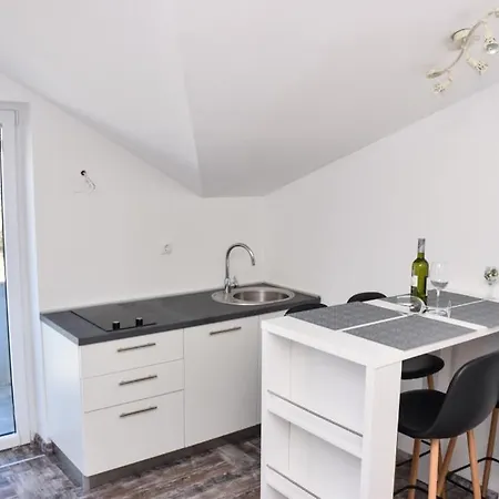 Apartament Apartment In Razanac With Balcony, Air Conditioning, Wifi 4841-7 Ražanac